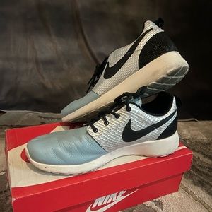 Women’s Nike Roshe One LX